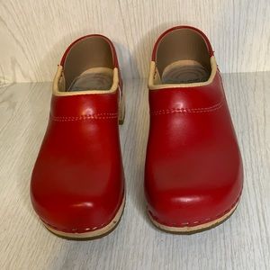 Corona wooden clogs made in Denmark